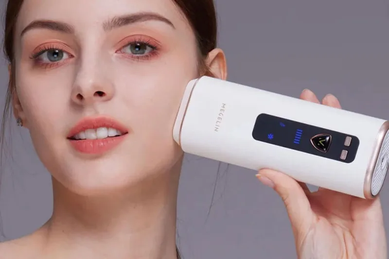 Dùng máy triệt lông cần bắt đầu từ mức thấp, thử vùng nhỏ và tránh chiếu lặp lại quá nhiều
