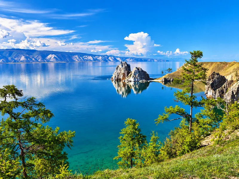 Hồ Baikal: Kỳ quan hồ nước ngọt sâu nhất thế giới tuyệt đẹp